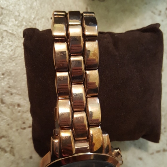 Michael Kors Rose Gold watch - Picture 4 of 4